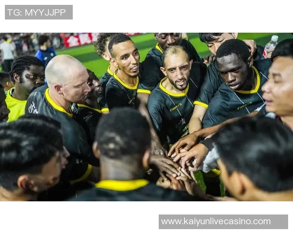 塞内加尔对决强敌展现足球魅力与团队精神的精彩赛事分析