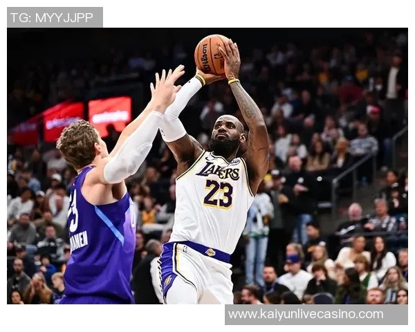 湖人对阵爵士精彩直播全程回顾与赛后分析尽在此处 湖人对阵爵士精彩直播全程回顾与赛后分析尽在此处