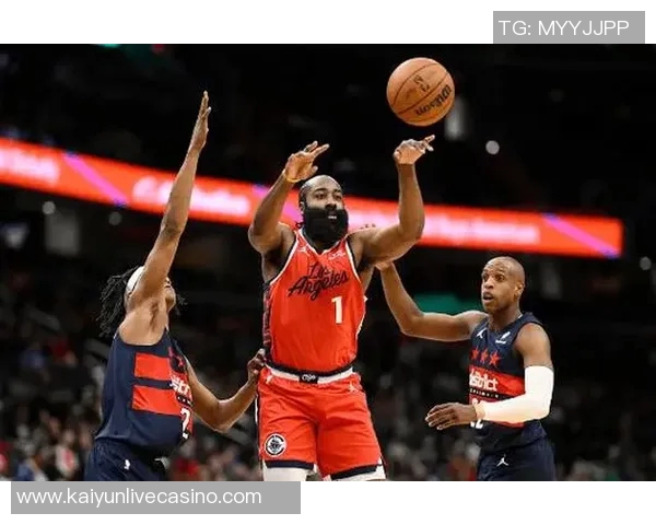 快船与勇士激战回顾精彩瞬间尽在其中 快船与勇士激战回顾精彩瞬间尽在其中